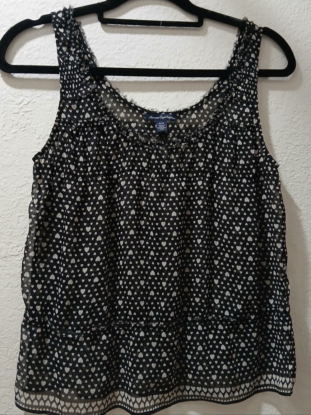 American Eagle Outfitters nwot xs  Black Sleeveless Heart-Print Layered Tank